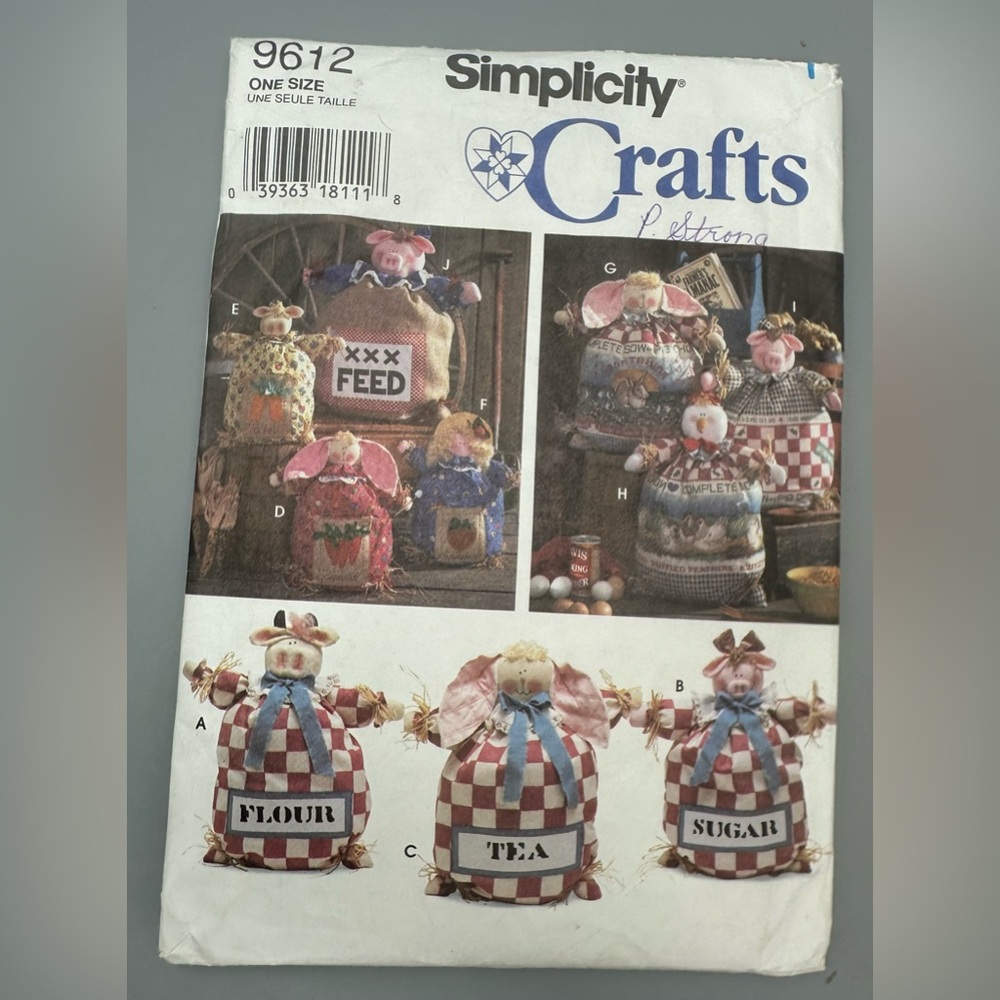 Crafts Pig Doll Set with Red and White Patterns